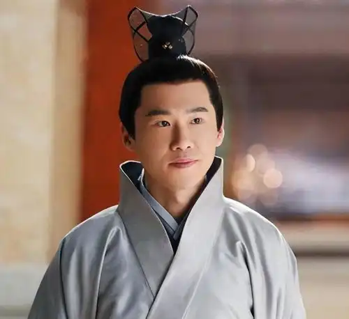 80年代影后王馥荔,事业正火时选择回归家庭,儿子王骁是她的骄傲
