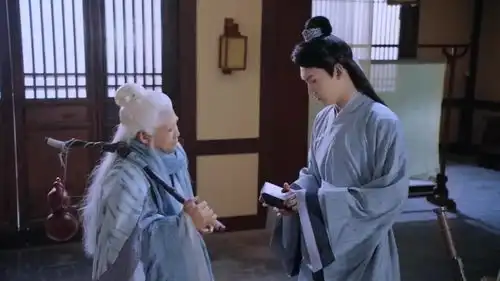 双世宠妃2前辈让墨连城早点离开保命,他却因曲小檀拒绝
