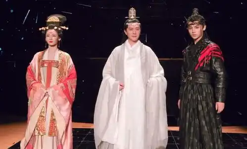 组图冯绍峰最新古装造型曝光蓝色长衫抹额似plus版蓝忘机