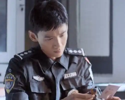 中国版太阳的后裔将播,男主却跟其他女生上热搜,说好的cp呢
