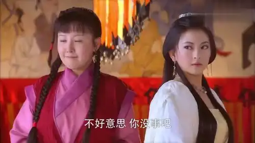 天师钟馗文轩在卖字画,一幅都没卖出去,小青过来帮忙