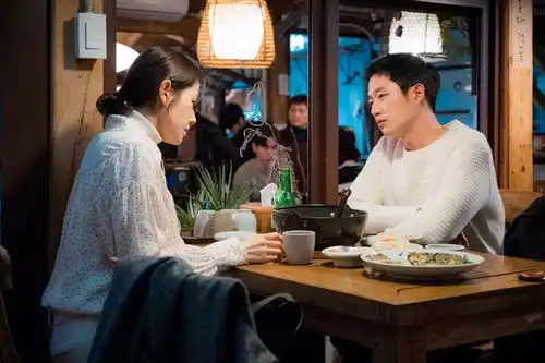 追剧36岁漂亮姐姐经常请小奶狗吃饭年下恋刷起进度果然不一样
