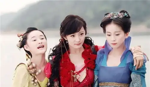 杨幂刘诗诗神仙同台,时隔多年关系破冰,网友直呼梦回仙剑三
