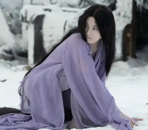 暑期档总票房破200亿孤注一掷将超消失的她问鼎冠军