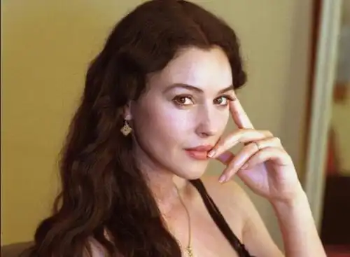 西西里的美丽传说,莫妮卡.贝鲁奇,美丽是原罪,平庸才能被接受
