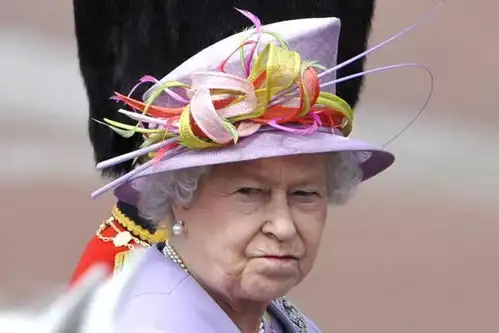 英国实行群体免疫,女王匆匆离开白金汉宫,跑去温莎城堡隔离
