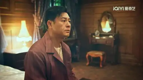 孤舟张颂文即将被旧情人扑倒,为什么突然问她有没有用身体换情报才不是在乎她的清白
