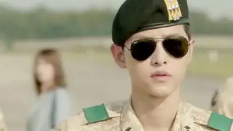 韩剧太阳的后裔宋仲基剧照电脑壁纸
