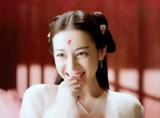 杨幂穿古装,赵丽颖穿古装,热巴穿古装,没她惊艳