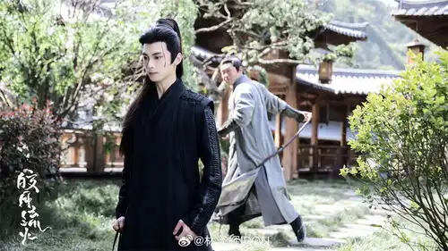 看那颗星星,正在发光11