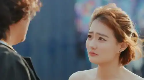 极速青春路杰为了让唐棠去电视台实习,答应去赛车,好感动