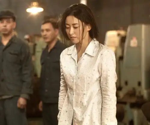 乔家的儿女正热播,朱珠带来生女喜讯,女儿遗传妈妈梨涡超萌
