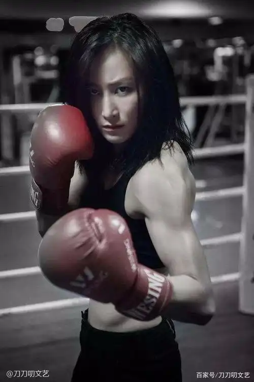 张馨予根本不懂,她卖力演出来的帅,不敌蒋璐霞2分钟的表演