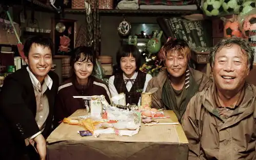 贫富和阶级只是表象,奥斯卡更看重寄生虫的底色