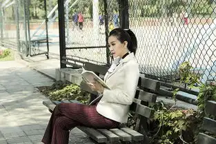 她是王凯的同学,正阳门下小女人中扮演蒋雯丽大女儿的武笑羽了解一下