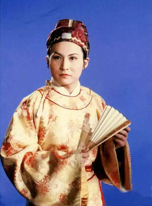 红楼梦王熙凤和贾珍父子关系咋样为何贾珍给王熙凤添堵
