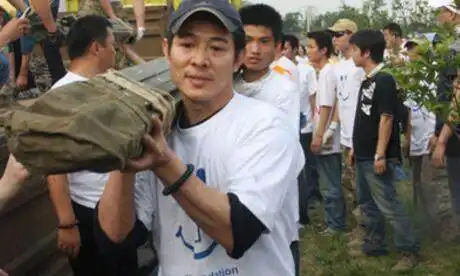 原来他是李连杰的亲哥哥,一直就在李连杰身边,却没被发现
