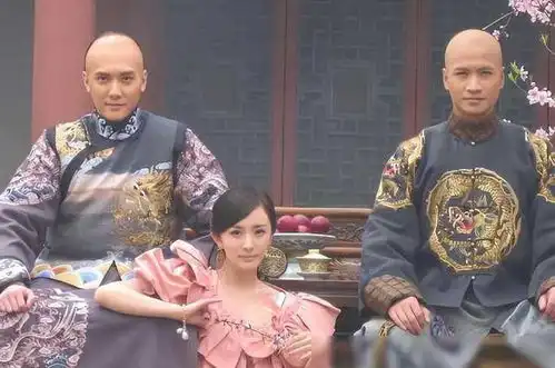 演员何晟铭爆火后消失10年,他如今依旧在为自己的骨气买单

