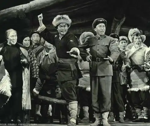 70年代的老照片人民公社社员们劳动的身影,备战,备荒,为人民