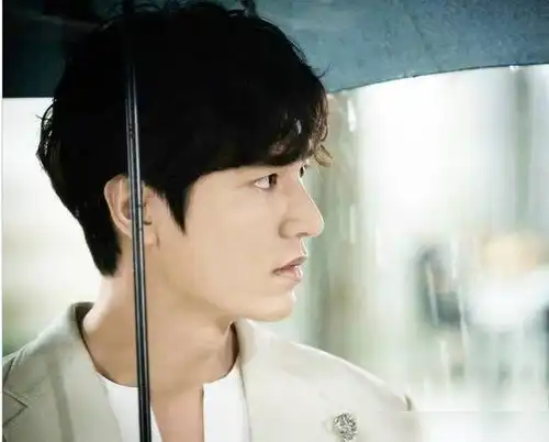 欧巴李敏镐退伍后的首部作品,一开播就上了热搜演技和颜值双在线
