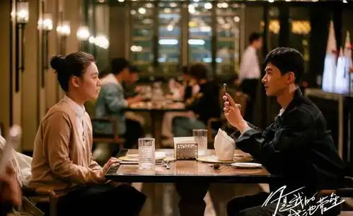 你是我的城池营垒沙发吻花絮曝光,白敬亭摸脖子动作甜疯网友
