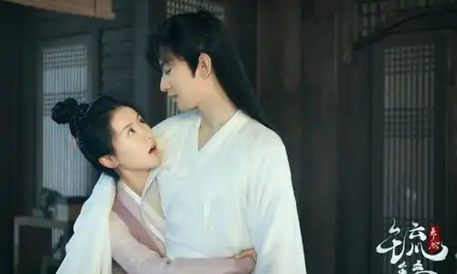 琉璃美人煞新剧照,袁冰妍古装机灵俏皮,与男主同框超甜
