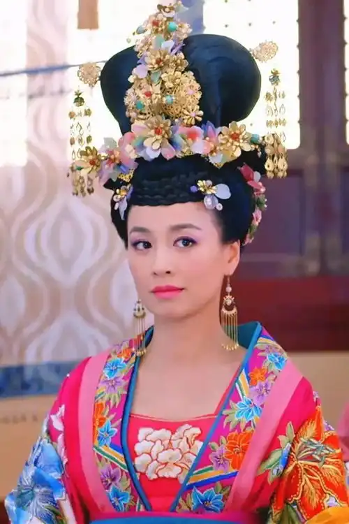 明星夫妇做微商,纳税21亿成上海区百强林志玲代言,徐峥夫人持股
