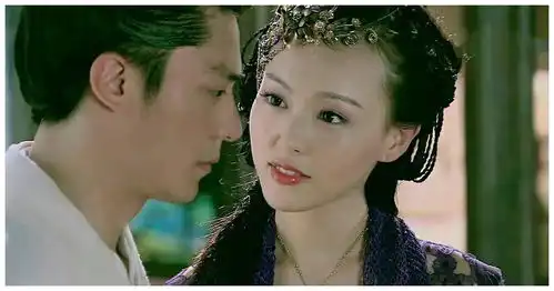 杨幂唐嫣刘诗诗迪丽热巴等人的额饰造型,哪个最戳你
