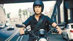 火锅英雄定档4月1日陈坤用家乡话演戏很过瘾
