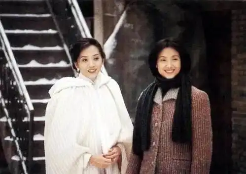 佟大为黑历史被挖黄子韬表白李亚鹏又有新欢刘嘉玲蒋欣翻车
