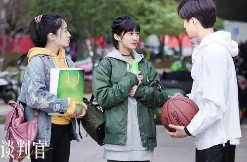 杨幂是要带火新人的节奏,林心如签了个16岁女孩是因太像自己吗