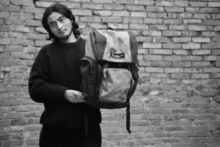 此时此刻,我们中的绝大多数正在自然而骄傲地老去
