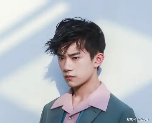 易烊千玺第三天仍未回应,寻找蛛丝马迹的网友,已对偏旁部首下手