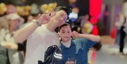 窦骁何超莲高度还原疯狂动物城情侣合拍,上演贴脸锁喉抱,太甜了
