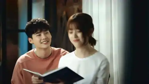 w两个世界姜哲实在是不敢直视吴妍珠,读个书为什么要跑到卧室