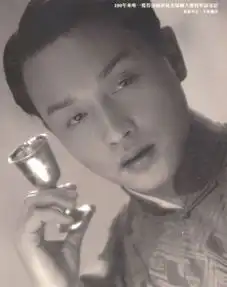 哥哥张国荣在霸王别姬剧照,总有一张让你感动
