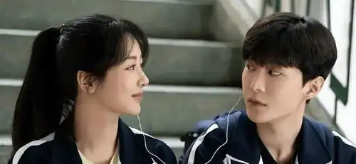 杨紫李现强势刷屏,多部新剧扎堆,还有二搭的国色芳华待播
