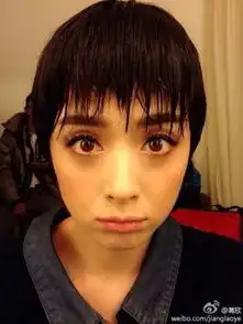 蒋欣呆萌cos樱桃小丸子萌翻网友
