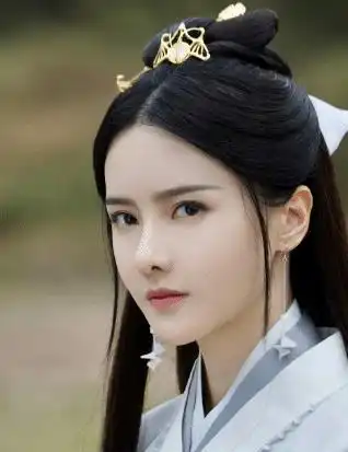 金瀚被拍与演员张芷溪同居,微博大方承认女方身份,粉丝表示终于爷们一回了
