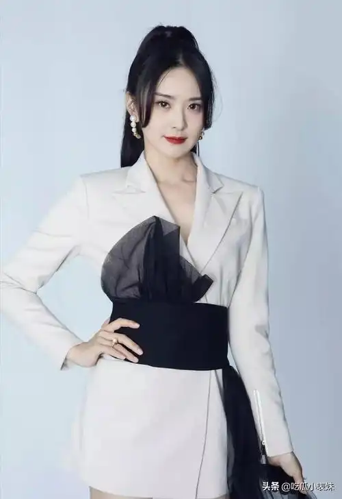 刘烨,优雅气质,微微一笑很倾城