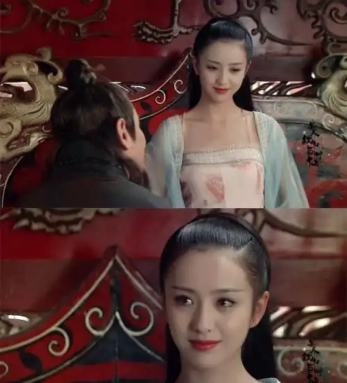 浣溪沙片场,何润东给佟丽娅画眉手法轻柔专业,画面暧昧齁甜