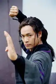 严宽胸前纹朵粉牡丹任贤齐顶个泡面头揭雷人剧照