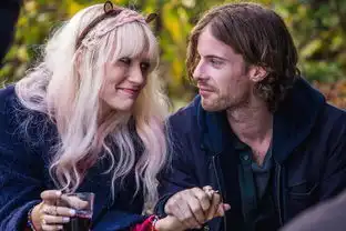 流浪猫鲍勃和喵星人的救赎与陪伴