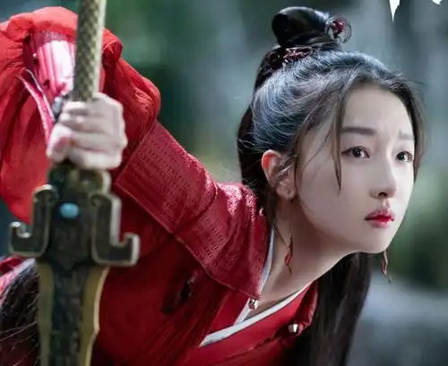 周冬雨新古装剧来袭我却被女配角颜值吸引,周冬雨要有压力啦