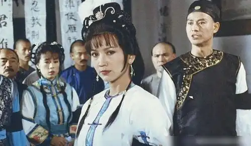 他在舞台上已经很多年了,他和赵雅芝是银幕爱好者和优秀歌手
