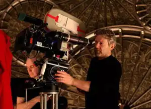 拍了新东方快车谋杀案的导演不仅能演还是位爵士