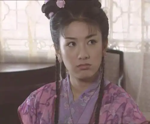 撇嘴表达情绪的古装女子,安宁可爱李玉湖委屈庞飞燕太逗了