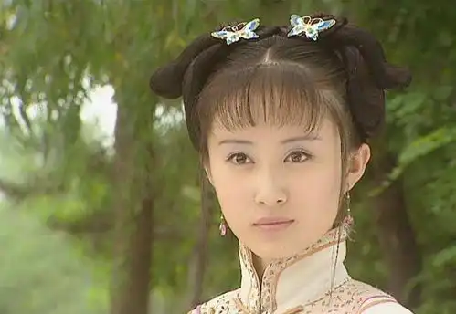 同样是少女的年纪,有的女星已经出落成美人,有的却让人不忍直视