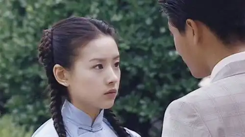 有种遗传叫董洁儿子,专挑父母优点长,11岁帅成校园剧男主角色