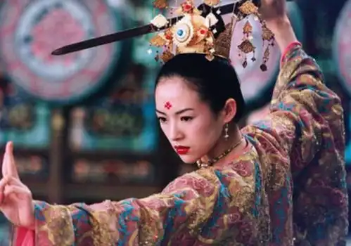 别为了挣钱去拍电视剧,从章子怡到周冬雨,张艺谋的劝诫很有道理
